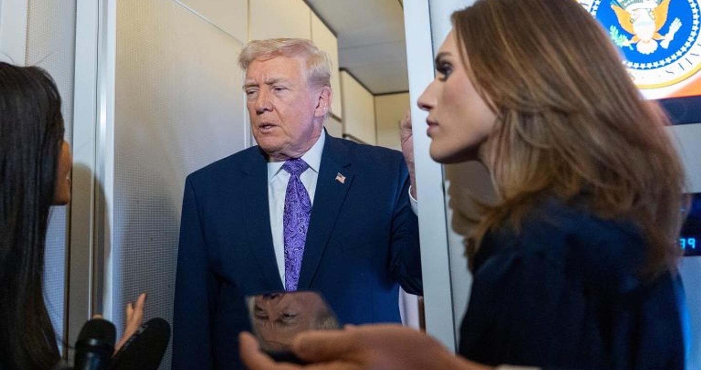 Ο Τραμπ «θα εξετάσει» δημοσιεύματα σχετικά με διπλό φονικό πλήγμα εναντίον ταχύπλοου στην Καραϊβική 