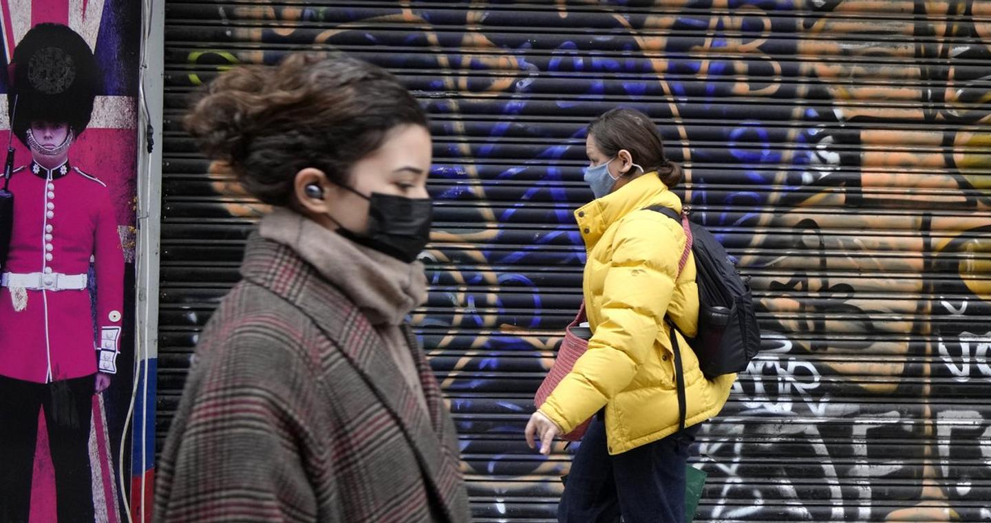 «Υπεργρίπη» σαρώνει την Βρετανία - Στα όριά του το NHS αρχές Δεκεμβρίου, μάσκες παντού λένε οι ειδικοί