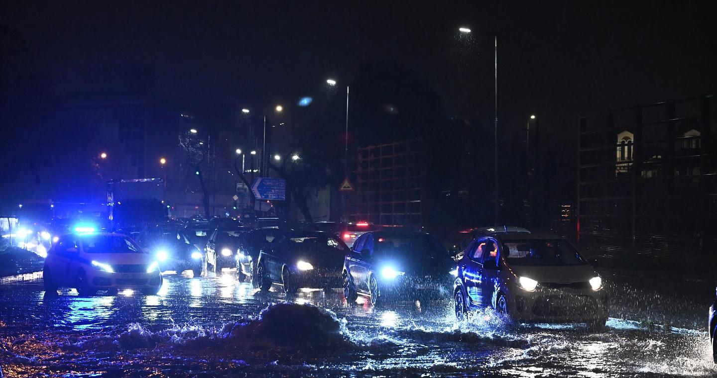 Κακοκαιρία Βyron: Ποιοι δρόμοι έχουν κλείσει στην Αττική