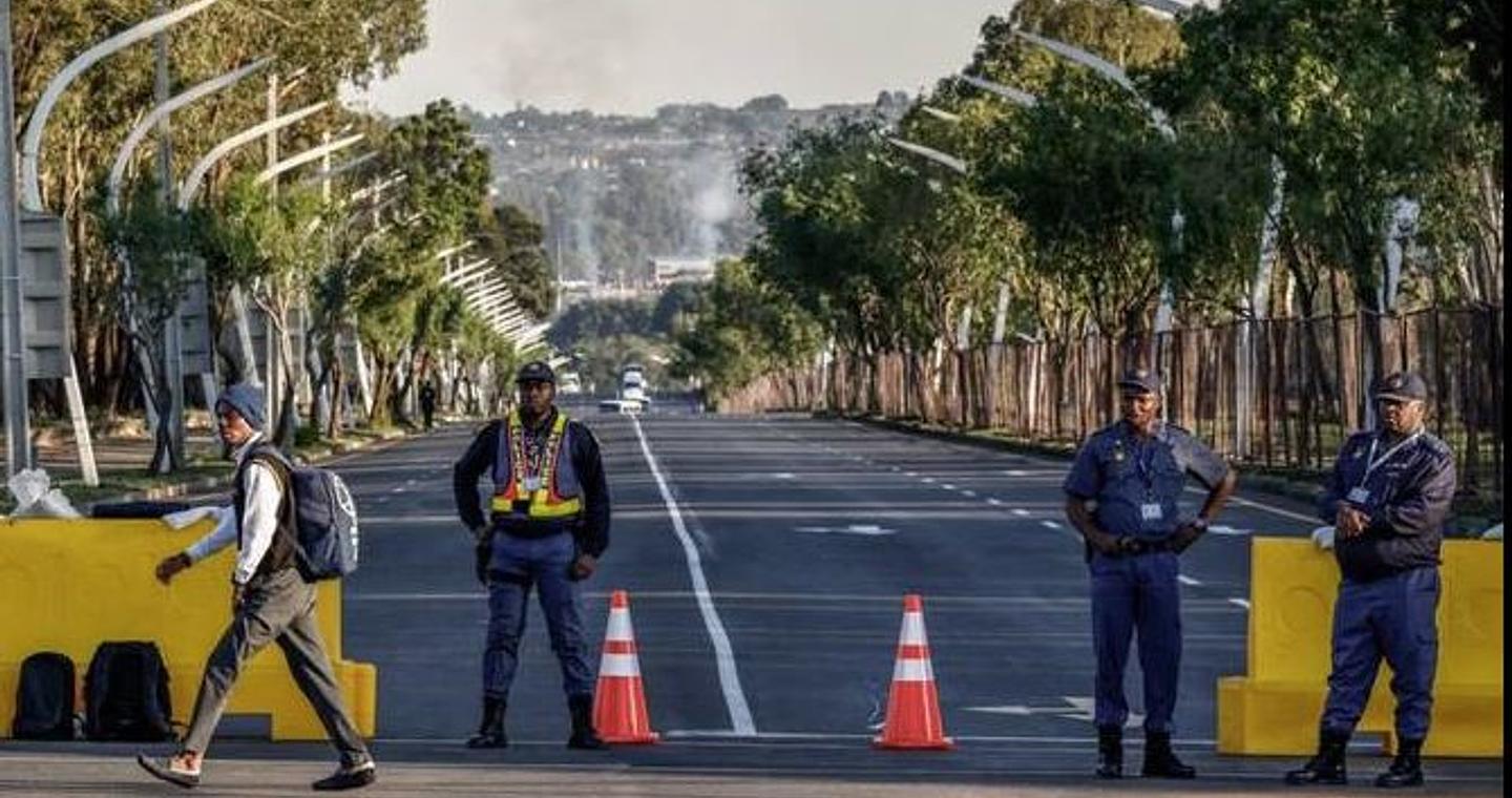 Νότια Αφρική: Ένοπλοι σκότωσαν 11 άτομα, ανάμεσά τους και ένα 3χρονο παιδί σε ξενώνα