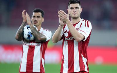 Θρίαμβος Ολυμπιακού: Κορυφή στη Super League με εμφατικό 3-0 επί του ΟΦΗ!