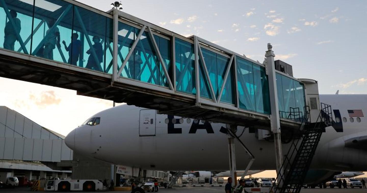 Νέα άφιξη αεροσκάφους με απελαθέντες μετανάστες από τις ΗΠΑ στη Βενεζουέλα