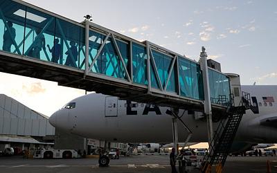 Ένταση ΗΠΑ-Βενεζουέλα: Νέα απέλαση μεταναστών και στρατιωτική πίεση