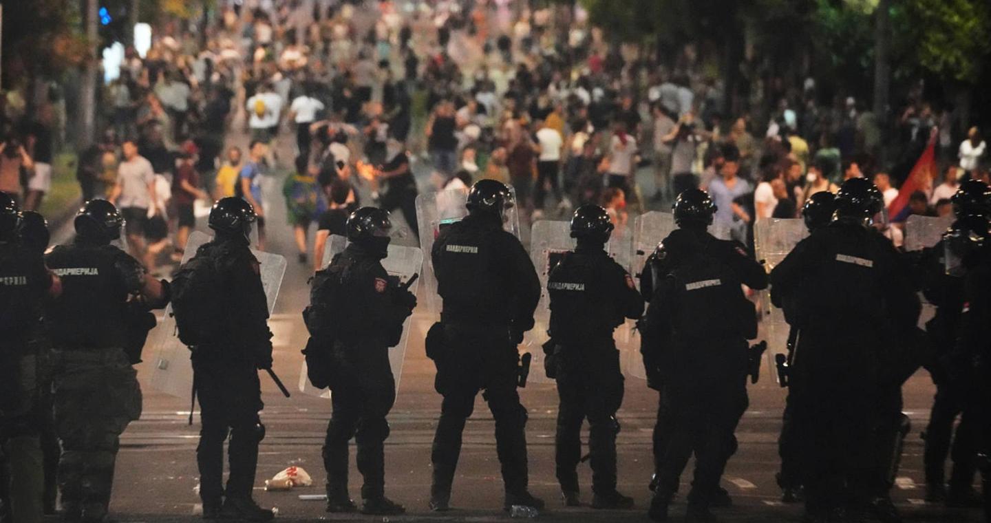 Σερβία: Επεισόδια σε αντικυβερνητικές διαδηλώσεις για πέμπτη διαδοχική νύχτα