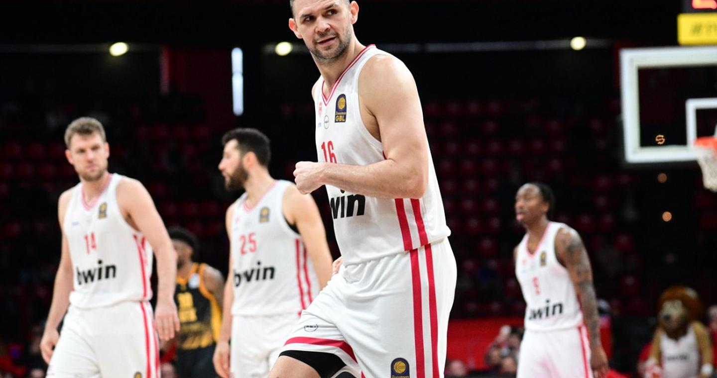 Ολυμπιακός – ΑΕΚ 100-93: Ζορίστηκαν οι «ερυθρόλευκοι», αλλά νίκησαν και… βλέπουν Μπαρτσελόνα (vid)