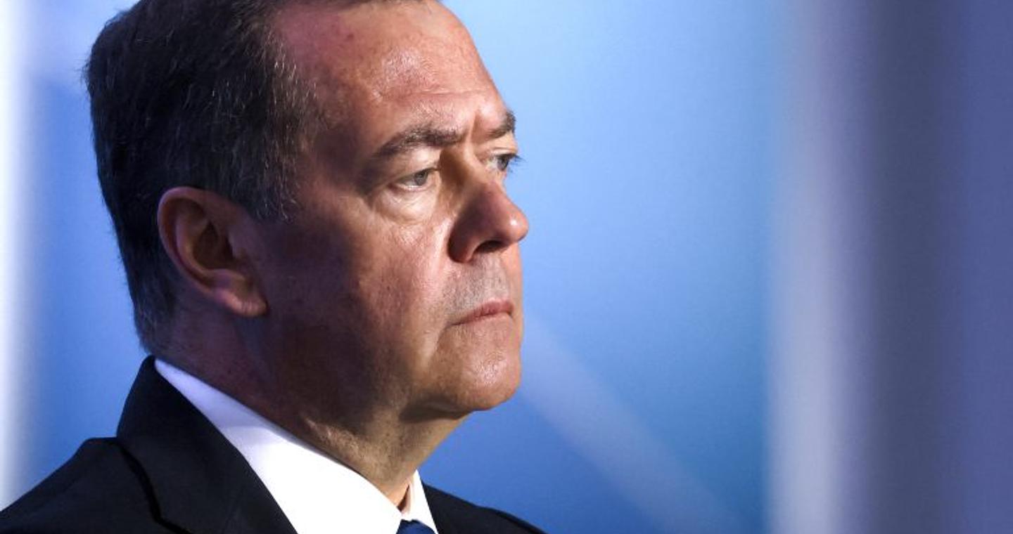 Casus belli η κατάσχεση παγωμένων ρωσικών στοιχείων λέει ο Μεντβέντεφ – Χαρακτήρισε «τρελή» την ΕΕ