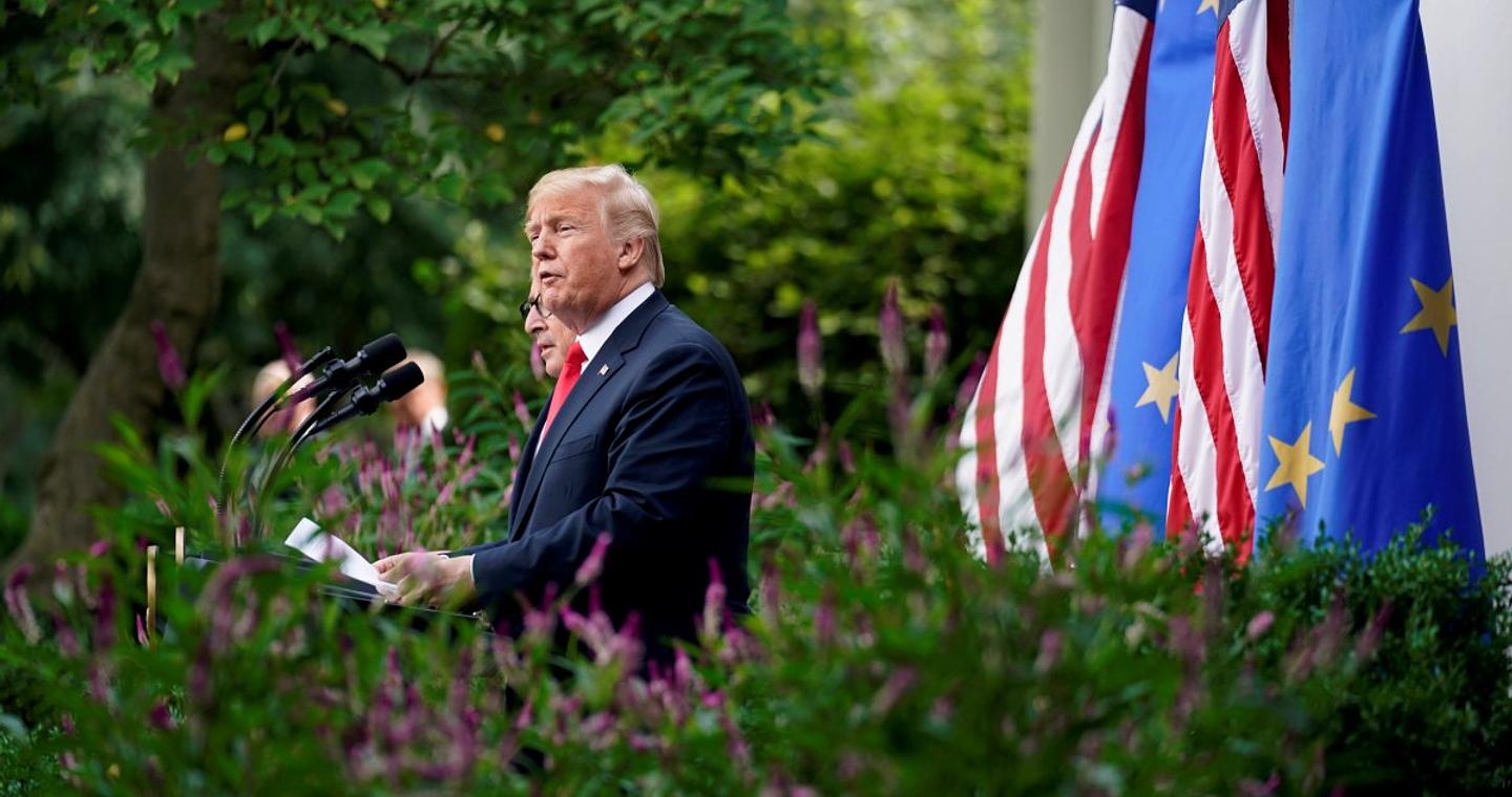 Δημοσκόπηση: Οι μισοί Ευρωπαίοι βλέπουν τον Τραμπ ως εχθρό – Τι πιστεύουν για τις σχέσεις με ΗΠΑ, Κίνα, Ρωσία