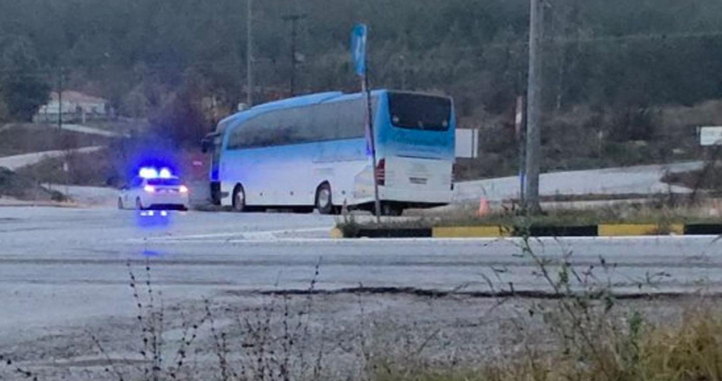 «Άρπαξα το τιμόνι, αντέδρασα ενστικτωδώς»: Ο επιβάτης που έσωσε 25 άτομα, όταν ο οδηγός έπαθε ανακοπή, περιγράφει τον πανικό στο λεωφορείο