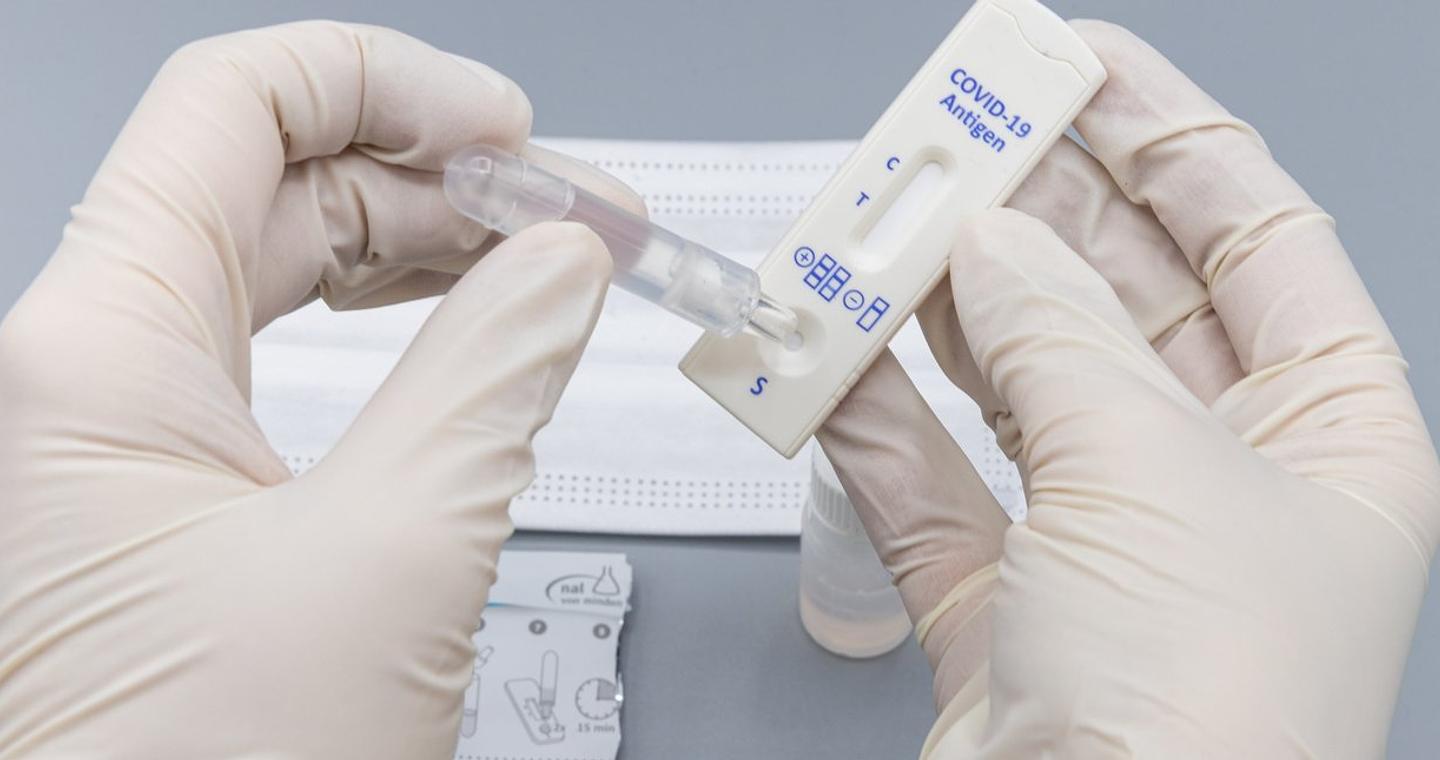 ΕΟΔΥ: 131 νέες εισαγωγές COVID19 και 4 νέοι θάνατοι την τελευταία εβδομάδα- Ένα νέο σοβαρό κρούσμα γρίπης