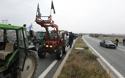 Αγρότες σε αναβρασμό: Μπλόκα σε Προμαχώνα, Εύζωνες και όλη την Ελλάδα!