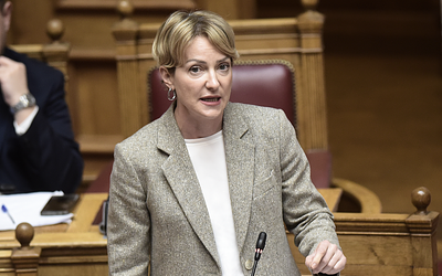 Σδούκου «καρφώνει» Τσίπρα: Από περήφανος, φορομπήχτης – Τι απαντά η ΝΔ