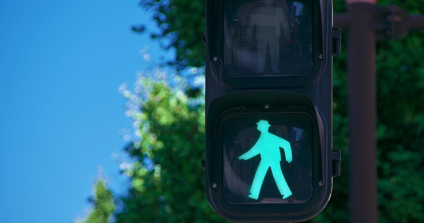 Τι επιτρέπεται και τι απαγορεύεται για τους πεζούς, πότε μπορεί να κοπεί πρόστιμο -Τι αναφέρει ο νέος ΚΟΚ