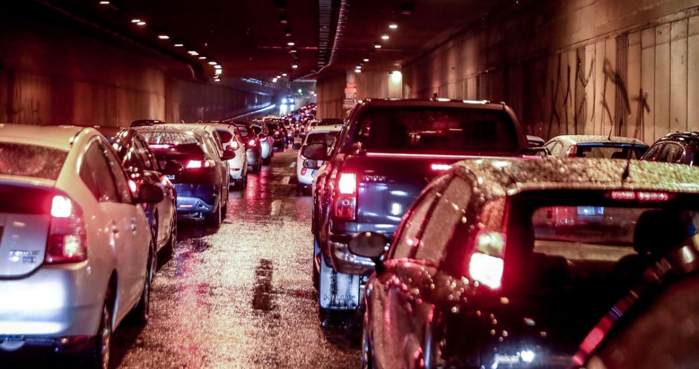 Κακοκαιρία Byron: Ποιοι δρόμοι είναι κλειστοί στην Αττική - Πού έχει αποκατασταθεί η κυκλοφορία