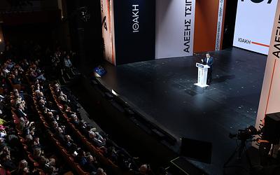 Τι ετοιμάζει ο Τσίπρας; Οι δημοσκοπήσεις "κλειδί" για τις επόμενες κινήσεις.