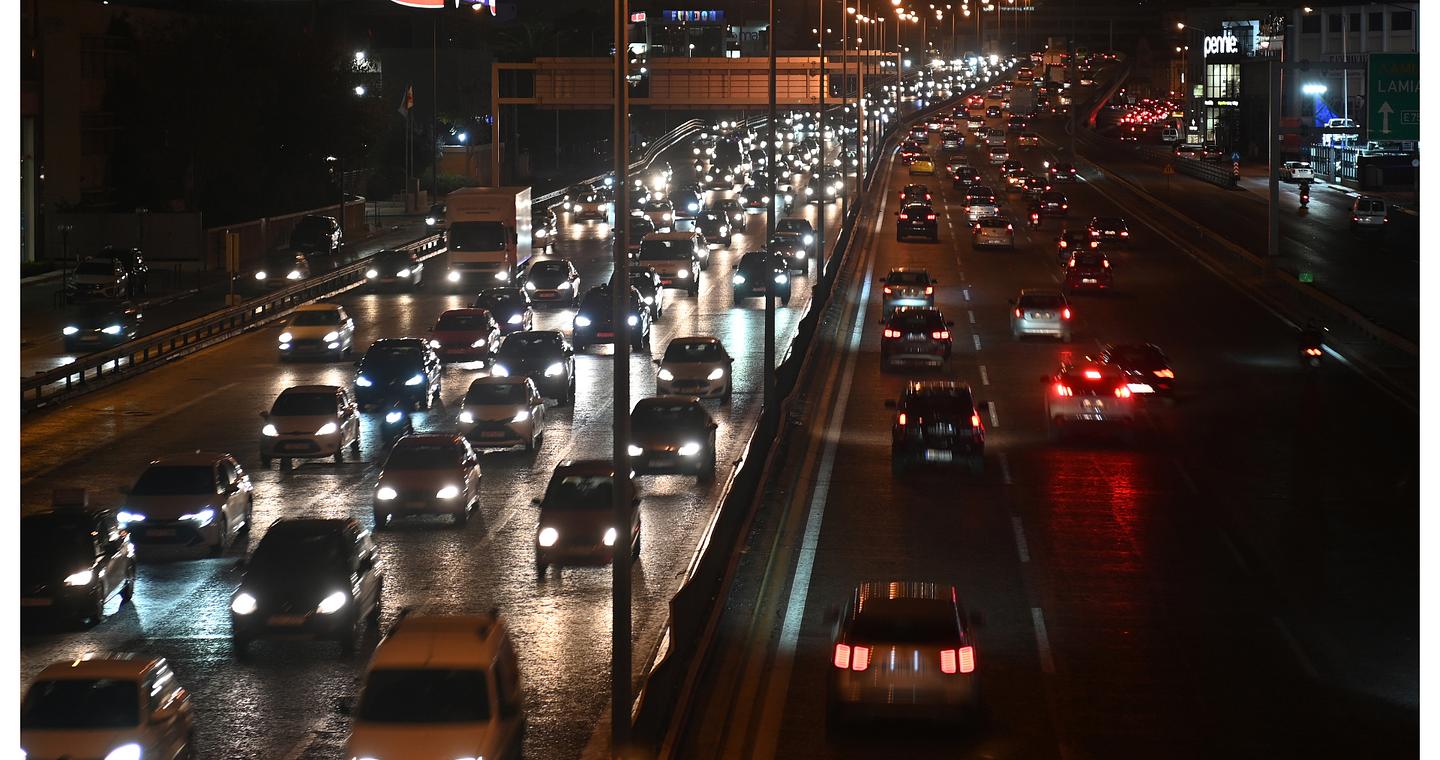 Κομφούζιο στους δρόμους της Αττικής: Μποτιλιάρισμα στον Κηφισό, καθυστερήσεις στο κέντρο