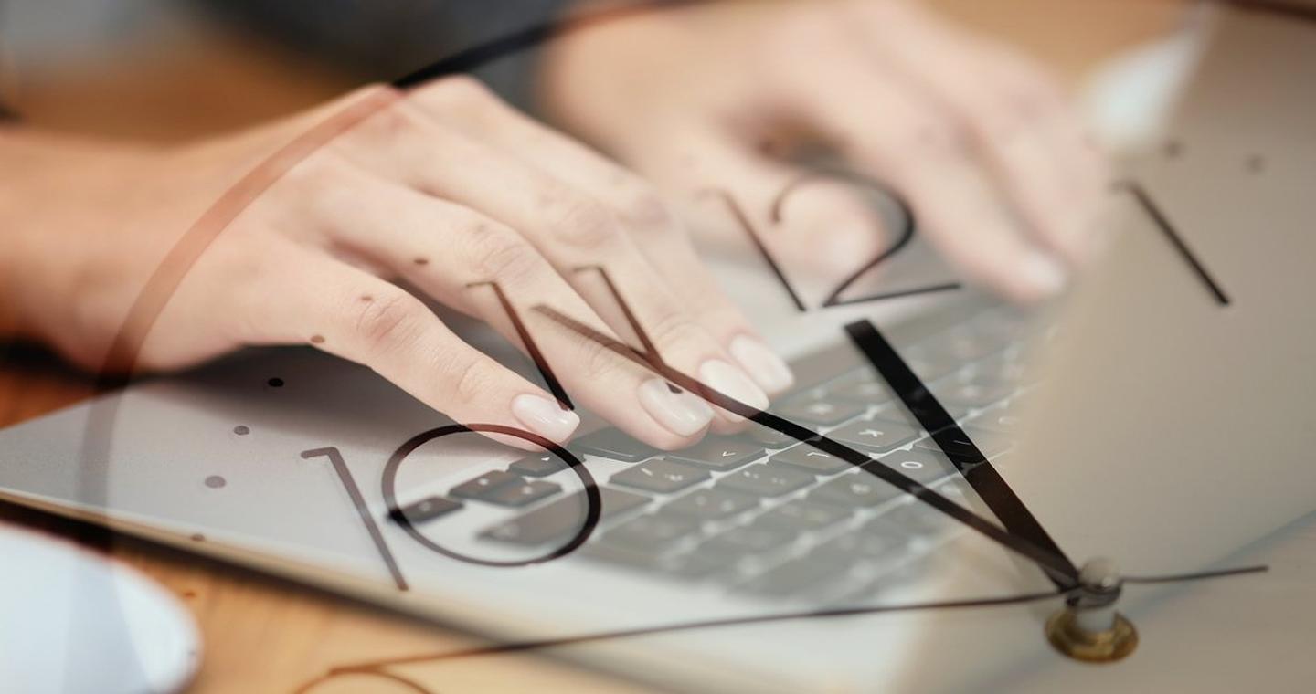 Η επιστήμη εξηγεί γιατί ο χρόνος φαίνεται να περνάει πιο γρήγορα όταν είμαστε ενήλικες και πώς να τον επιβραδύνουμε