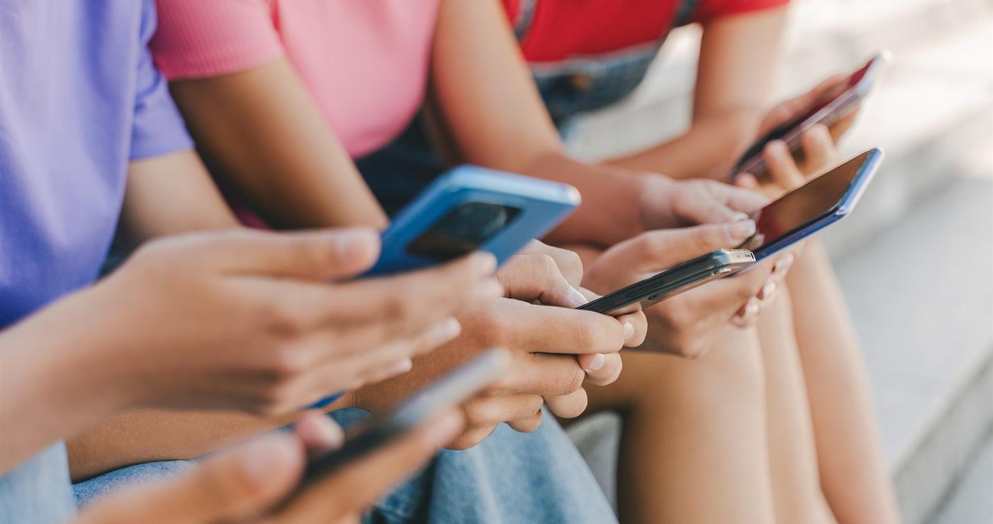 To «παγκόσμιο πείραμα» της Αυστραλίας: Σε ισχύ το «μπλόκο» στα social media για παιδιά κάτω των 16