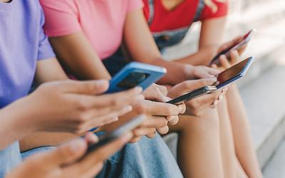 Αυστραλία: Πρώτη παγκόσμια απαγόρευση των social media για παιδιά κάτω των 16!