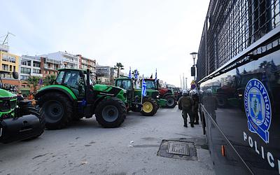 Αγρότες: Αποχωρούν από Βόλο, κλιμακώνουν αλλού – Πανελλαδική σύσκεψη στη Νίκαια!
