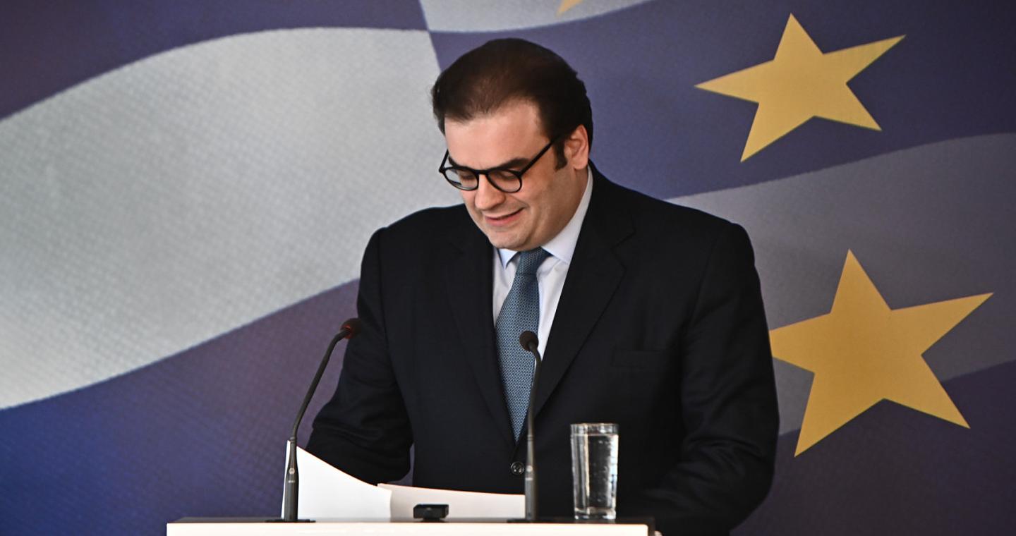 Bloomberg: Συμβολική αποκατάσταση της Ελλάδας η ενδεχόμενη εκλογή Πιερρακάκη στην προεδρία του Εurogroup