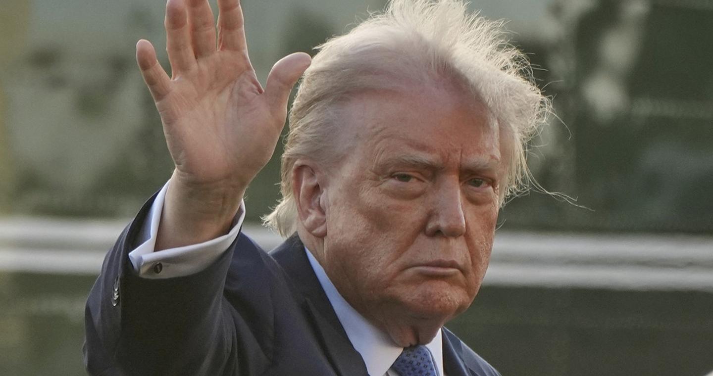 Ο Τραμπ θα αναγκάσει όλους τους ξένους τουρίστες να παρέχουν πενταετές ιστορικό κοινωνικών δικτύων πριν εισέλθουν στις ΗΠΑ