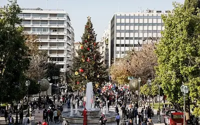Χριστούγεννα 2025: Όλα όσα πρέπει να ξέρετε για το εορταστικό ωράριο!