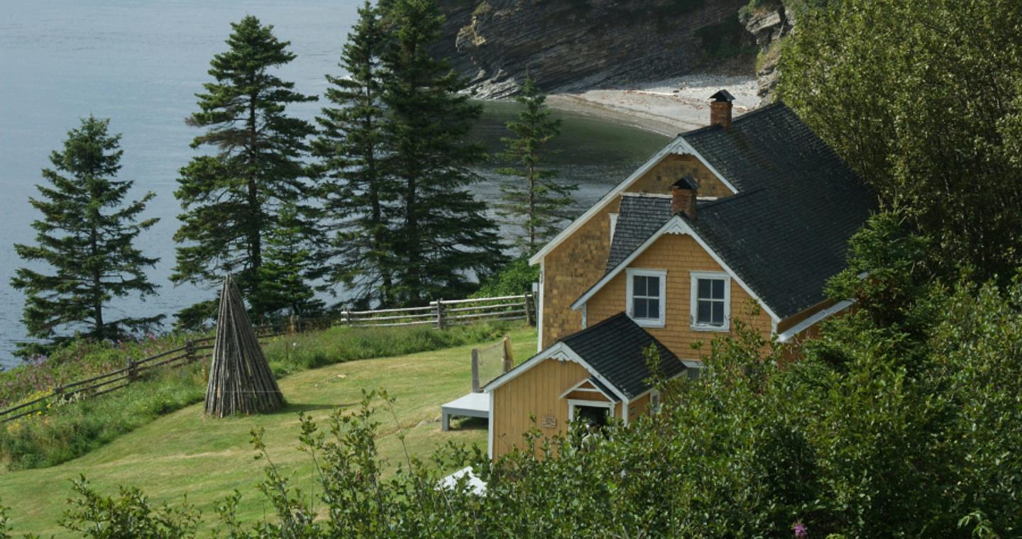 Κλιματική αλλαγή και υπερδόμηση «βουλιάζουν» την αγορά των χειμερινών εξοχικών κατοικιών