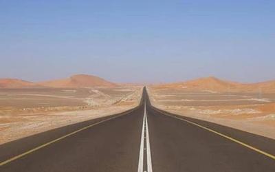 Αυτοκινητόδρομος 10: Το μυστικό του πιο ίσιου δρόμου στον κόσμο!