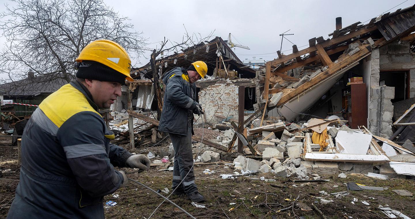 Ουκρανία: Κλιμάκωση των ρωσικών επιδρομών – Σε εξέλιξη οι ειρηνευτικές διαπραγματεύσεις