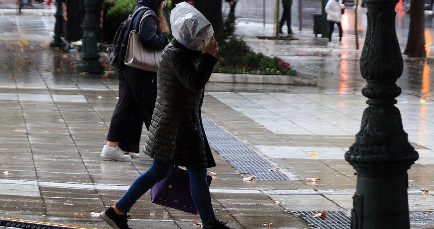 Συννεφιασμένο το σκηνικό του καιρού στις περισσότερες περιοχές της χώρας – Πού θα βρέχει και πού θα ρίξει καταιγίδες