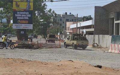 Μπενίν: Ο Πρόεδρος καθησυχάζει μετά την απόπειρα πραξικοπήματος – Τι λέει η Γαλλία