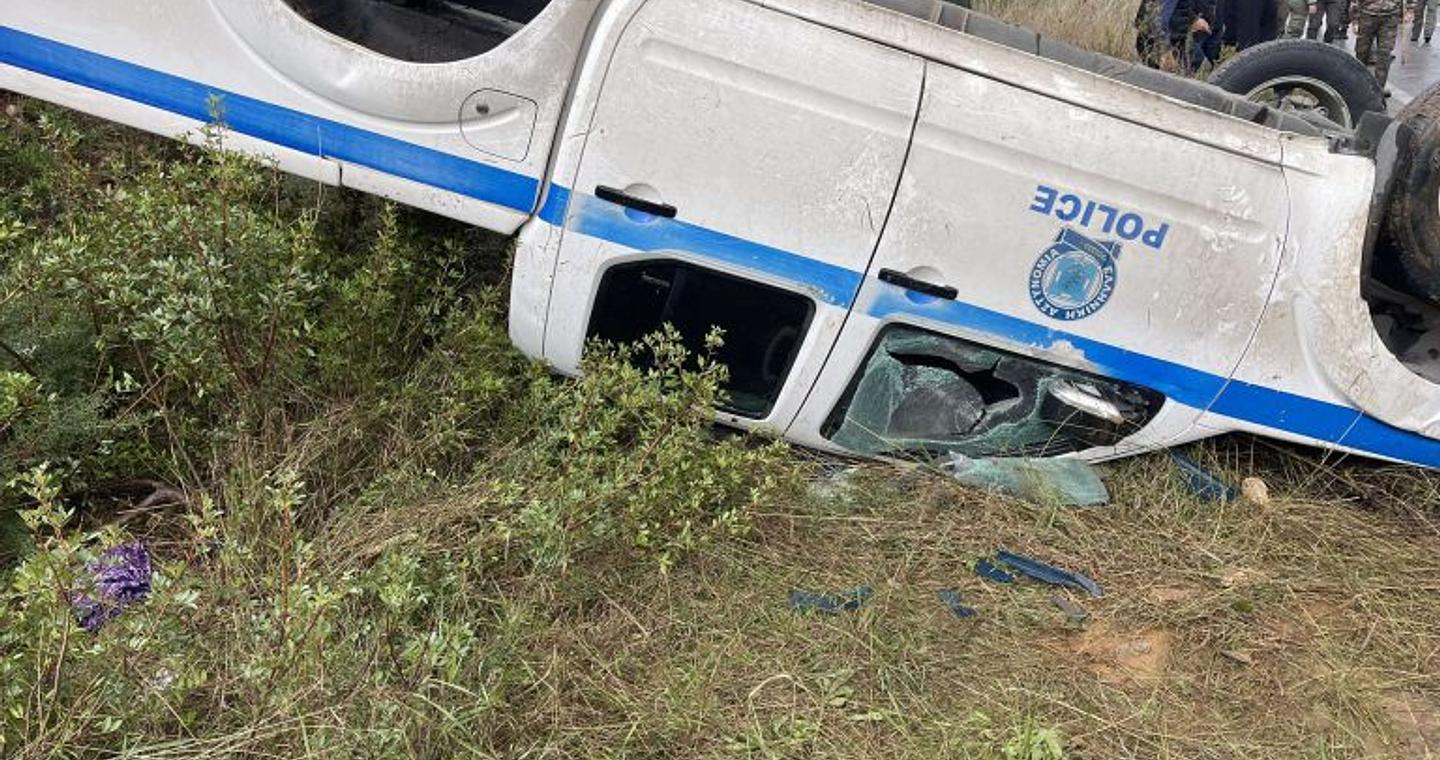 Επεισόδια στο αεροδρόμιο Χανίων: Έγινε ρίψη χημικών – Οι αγρότες αναποδογύρισαν περιπολικό