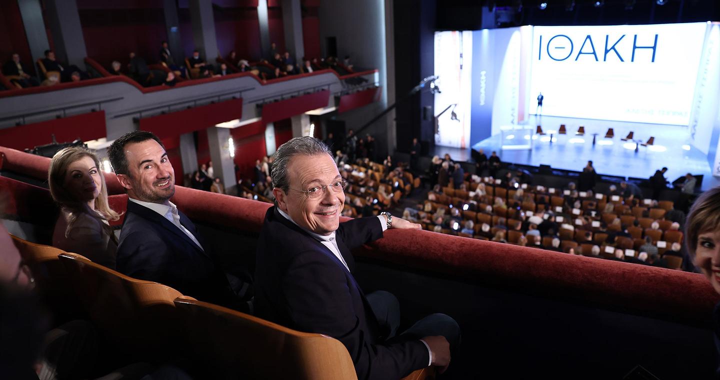 Μετασεισμοί από τον εξώστη του Παλλάς