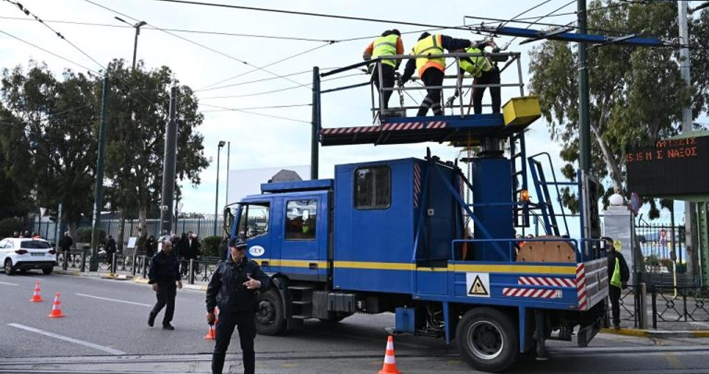 «Τέλος εποχής»: Από σήμερα Δευτέρα οι γραμμές 17 και 20 των τρόλεϊ αντικαθίστανται από ηλεκτρικά λεωφορεία