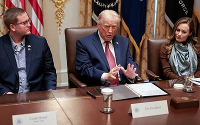 Τραμπ κατά ΕΕ για το πρόστιμο στον Μασκ: «Βρώμικη κίνηση!»