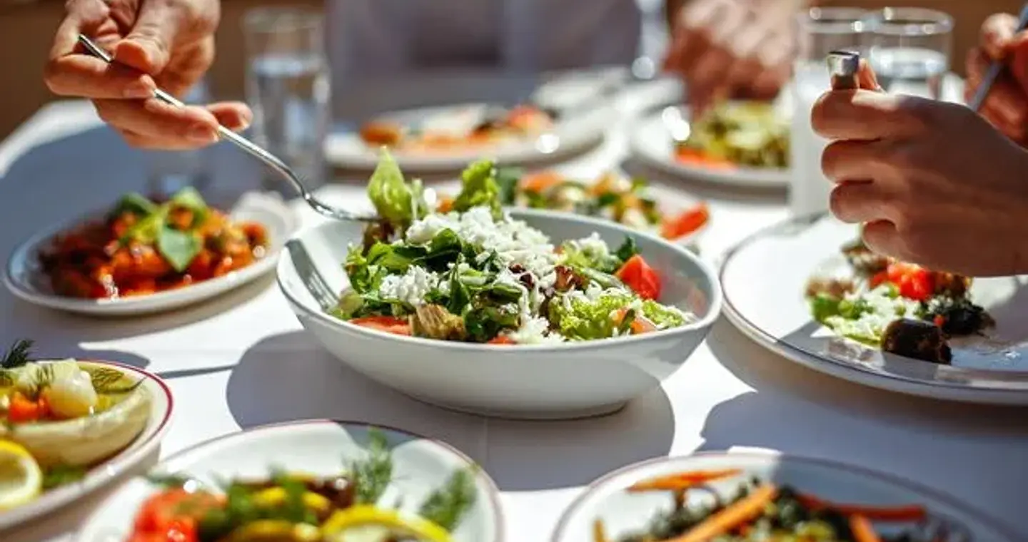 TasteAtlas: Η καλύτερη σαλάτα του κόσμου είναι ελληνική, και δεν είναι η χωριάτικη