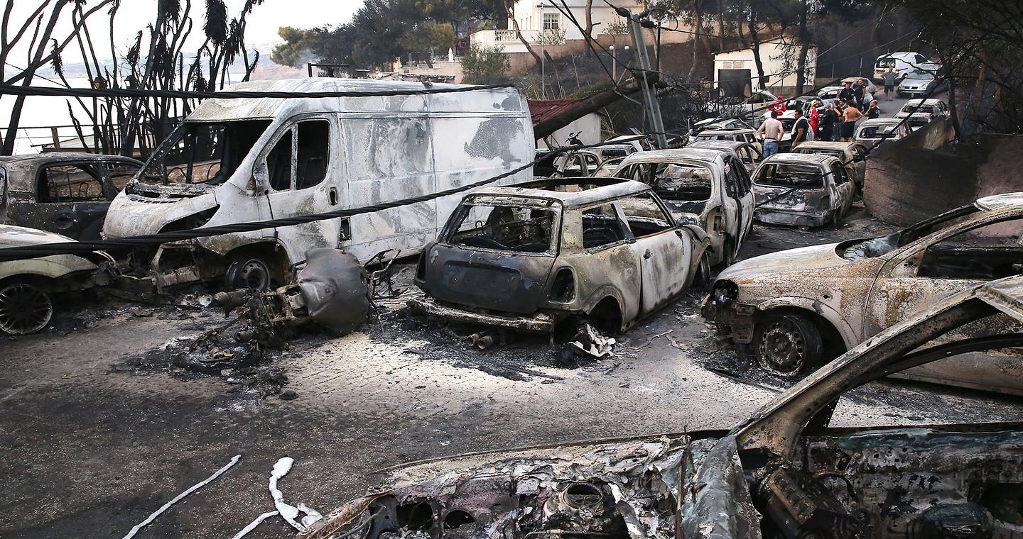 ΥΠΟΙΚ: Σύνταξη 1.700 ευρώ για τους πληγέντες σε Μάτι και Μάνδρα