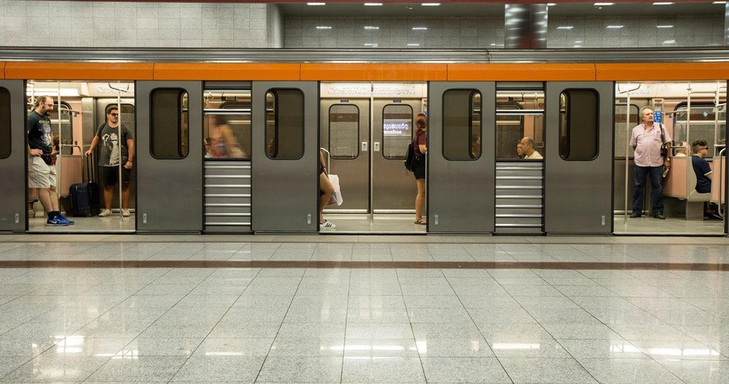 Συνελήφθη 30χρονος που έκλεψε κινητό τηλέφωνο 74χρονου στο Μετρό – Ζητούσε 100 ευρώ για να το επιστρέψει