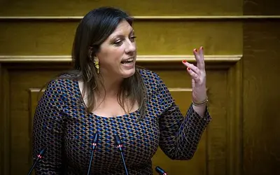 Κωνσταντοπούλου: Ταξική η φράση "σιγά μην σκίσεις κανένα καλσόν", όχι σεξιστική!