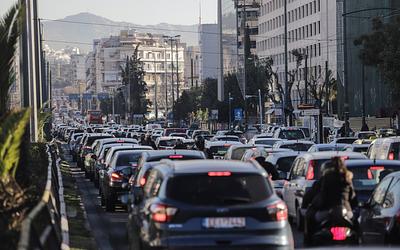 Κυκλοφοριακό χάος στην Αθήνα: Πού έχει αυξημένη κίνηση τώρα