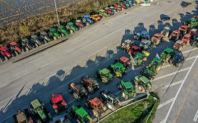 Αγρότες σε αναβρασμό: Μπλόκα σε όλη την Ελλάδα, κρίσιμες αποφάσεις προ των πυλών!