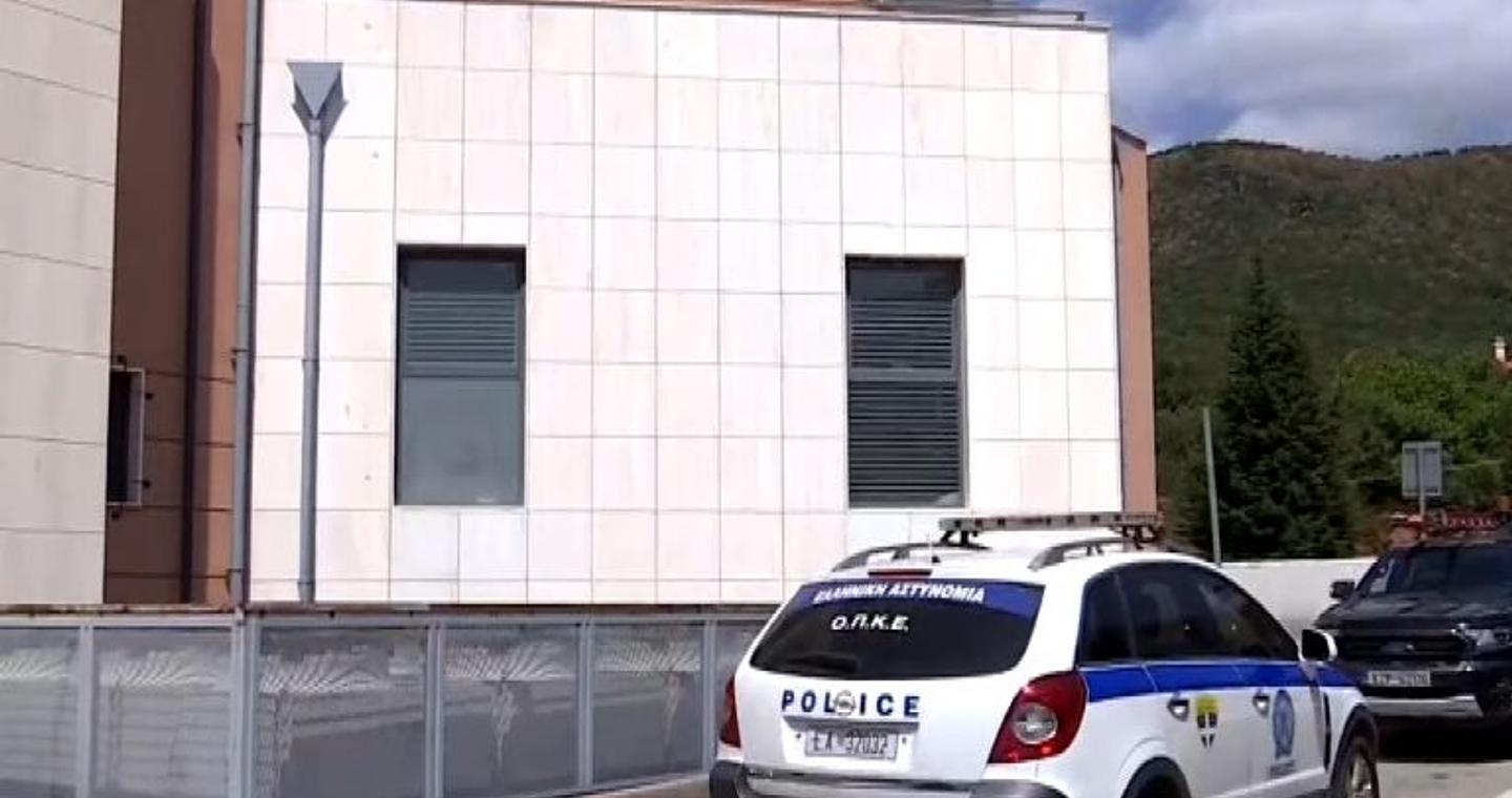 Χαλκιδική: Προθεσμία για να απολογηθούν έλαβαν οι πέντε ανήλικοι που λήστεψαν και χτύπησαν 15χρονο