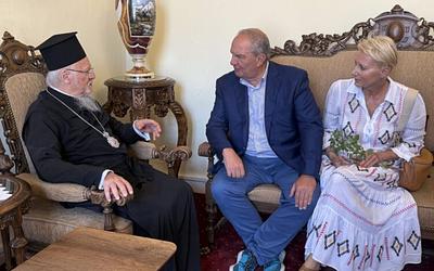 Στην Ίμβρο ο Καραμανλής: Συνάντηση με τον Πατριάρχη Βαρθολομαίο