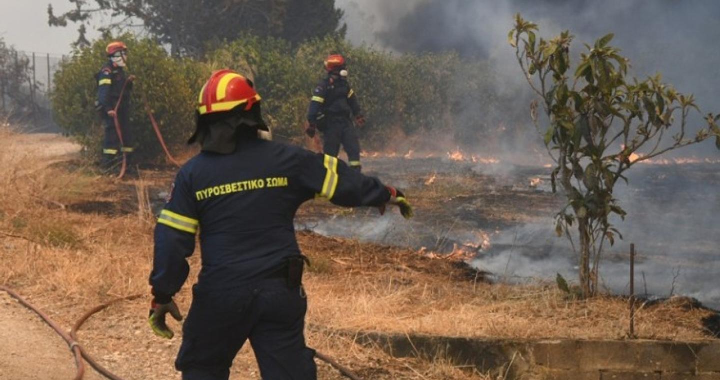 Δικηγόροι 25χρονου για τη φωτιά στην Πάτρα: «Ο εντολέας μας βρέθηκε στην περιοχή αποκλειστικά με την ιδιότητα του εθελοντή»