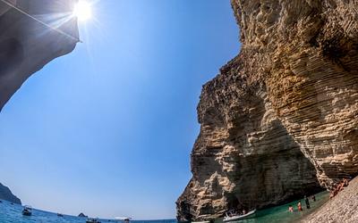 Καιρός: Υποχωρούν οι βοριάδες, αυξάνεται ο κίνδυνος πυρκαγιών!