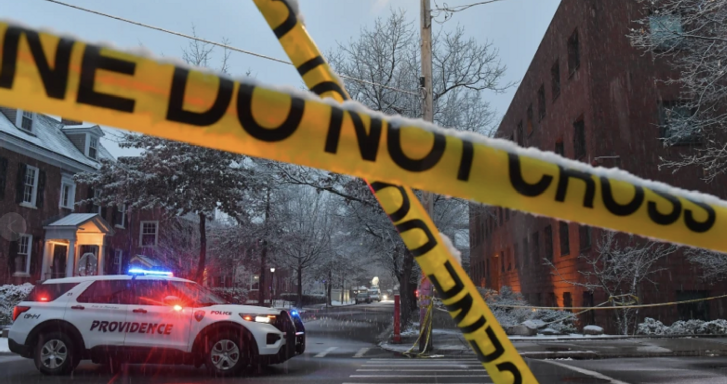 ΗΠΑ: Ανατροπή στην έρευνα για το μακελειό στο πανεπιστήμιο Μπράουν – Αφέθηκε ελεύθερος ο συλληφθείς ύποπτος