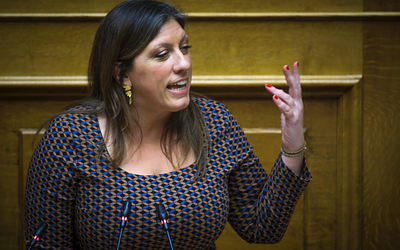 Κωνσταντοπούλου για Συρεγγέλα: «Το καλσόν είναι ταξικό, όχι σεξιστικό»