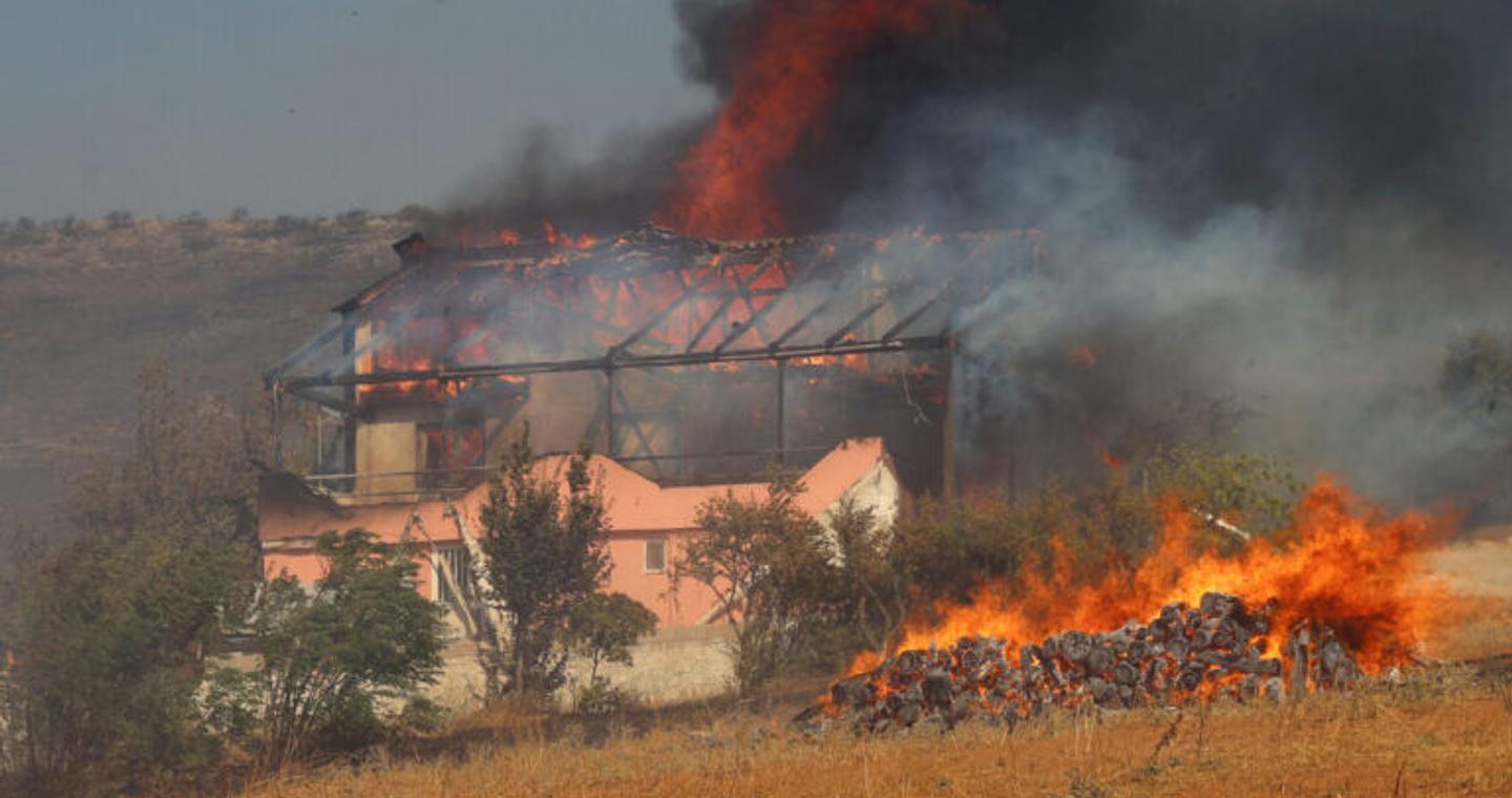 Υποχωρεί ο κίνδυνος πυρκαγιάς για αύριο Δευτέρα (18/8) – Οι περιοχές που παραμένουν σε υψηλό συναγερμό