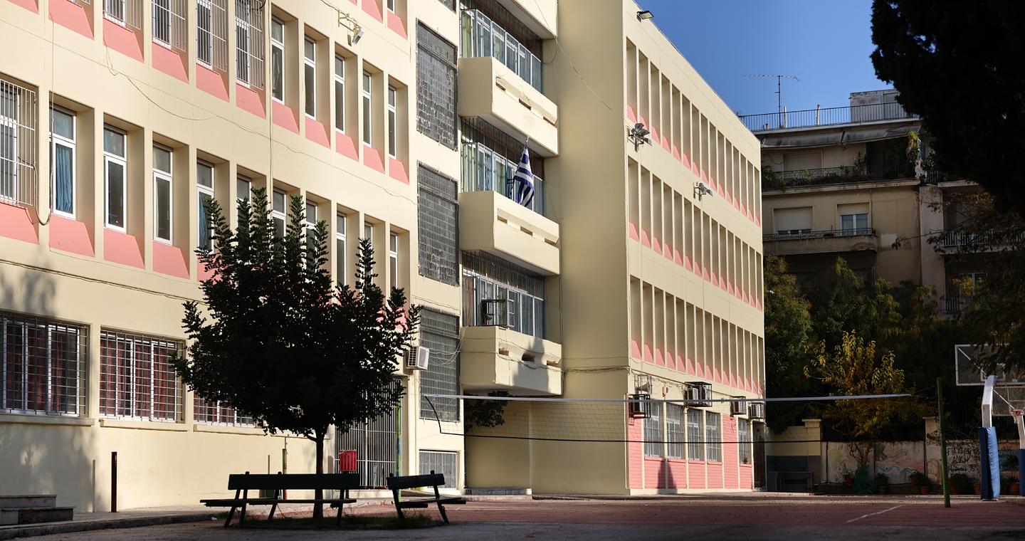 Κυψέλη: Αντιδρούν γονείς και μαθητές για τη 16χρονη – Στο σχολείο ο γ.γ. του υπ. Παιδείας