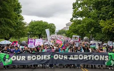 Η φωνή των πολιτών ακούστηκε! Ιστορική νίκη για την άμβλωση στην ΕΕ.